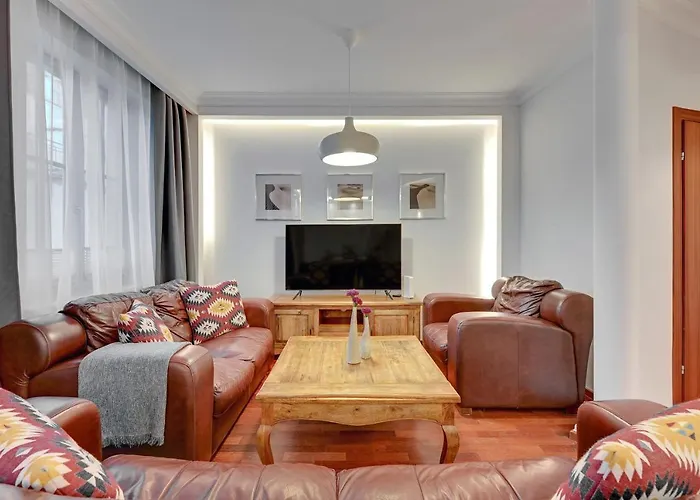 Lion Apartments - Portofino Familly Apartment At The City Center With Parking